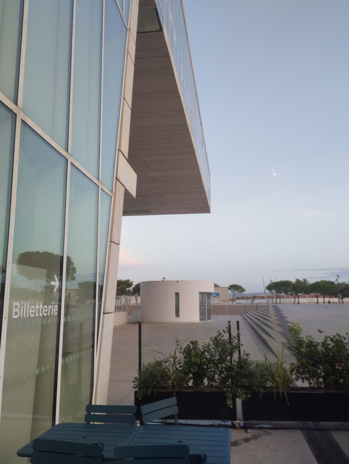 vue du côté grotte cosquer-marseille